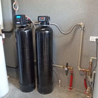 Montaż filtrów do wody Global Water, korektror pH i odżelaziacz wody